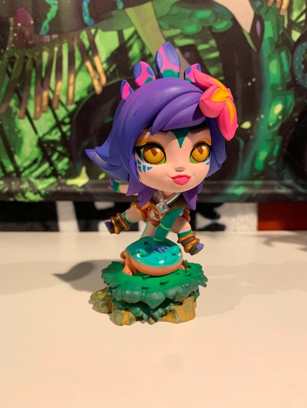League of Legends the Curious Chameleon Neeko Figure